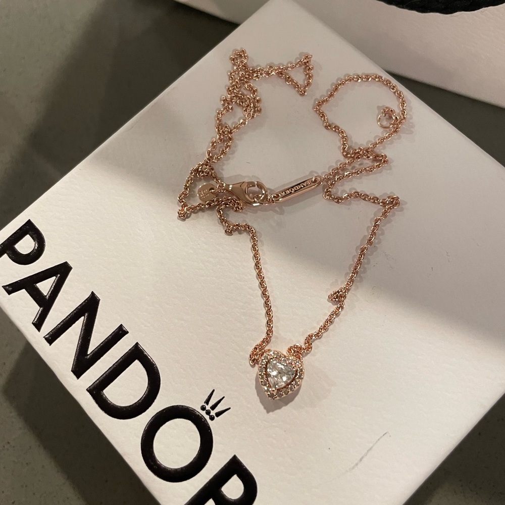 Brand new rose gold Sparkling Heart Collier Necklace.
